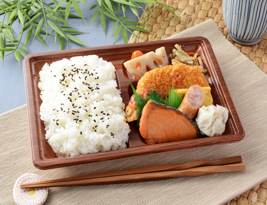 อร่อยจัดเต็ม 10 เมนูข้าวกล่องญี่ปุ่น ราคาเบาๆ จากร้านสะดวกซื้อญี่ปุ่น