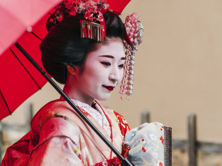 รู้จัก เกอิชา (Geisha) : สาวงามผู้เชี่ยวชาญด้านศิลปะ คืออะไร ต่างจากไมโกะและโออิรันยังไง