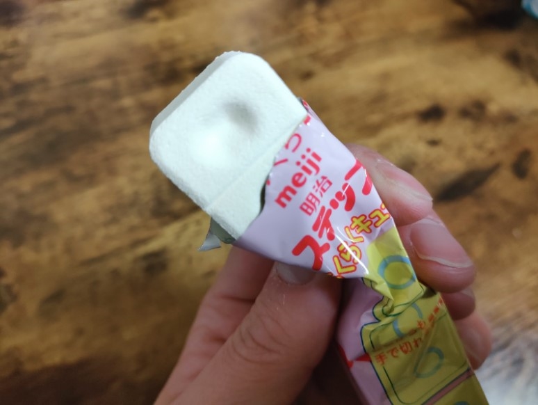 [รีวิว] Meiji Step Raku Raku Cube นมผงชนิดก้อน ชงง่ายสะดวก ไม่เลอะเทอะ ...