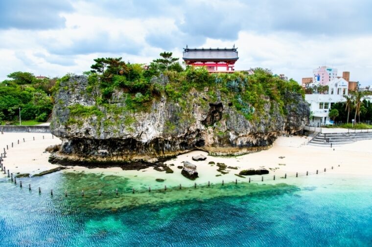 ชมวิวหลักล้าน ขอพรให้ค้าขายดี ที่ศาลเจ้า Naminoue shrine แห่ง Okinawa เดินทางง่ายด้วย Monorail